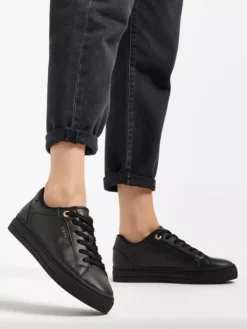 ESPRIT Zwarte Sneaker -Vanharen 2090800 H10