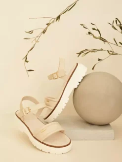 ESPRIT Beige Chunky Sandaal -Vanharen 2176703 H10