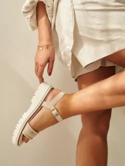 ESPRIT Beige Chunky Sandaal -Vanharen 2176703 H9